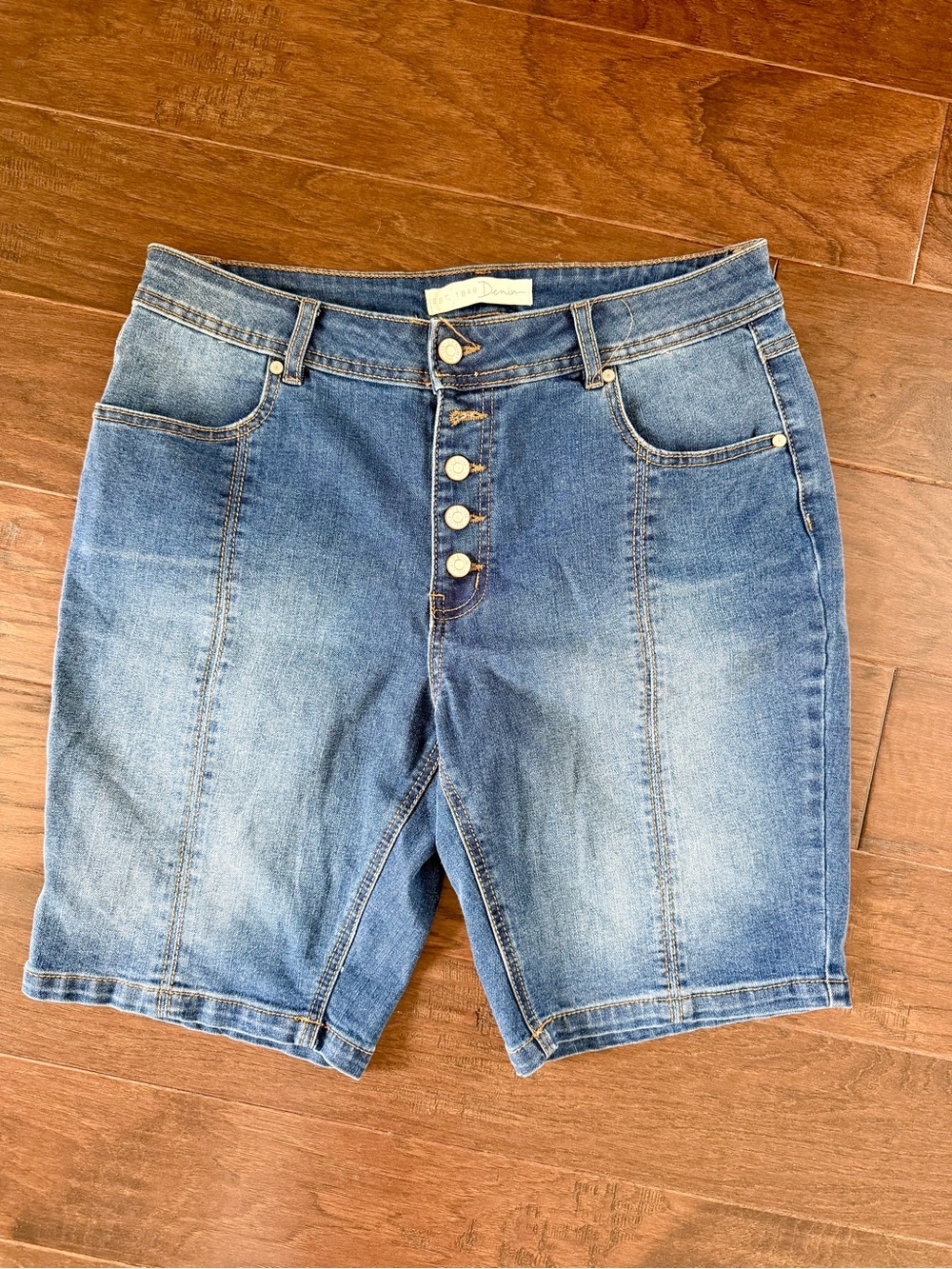 EST 1946 brand High-Rise Button-Front Denim Bermuda Shorts